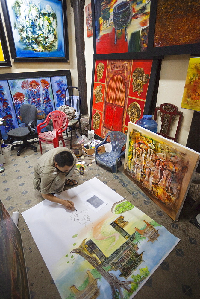 Artist at work, Hoi An, Vietnam, Indochina, Southeast Asia, Asia