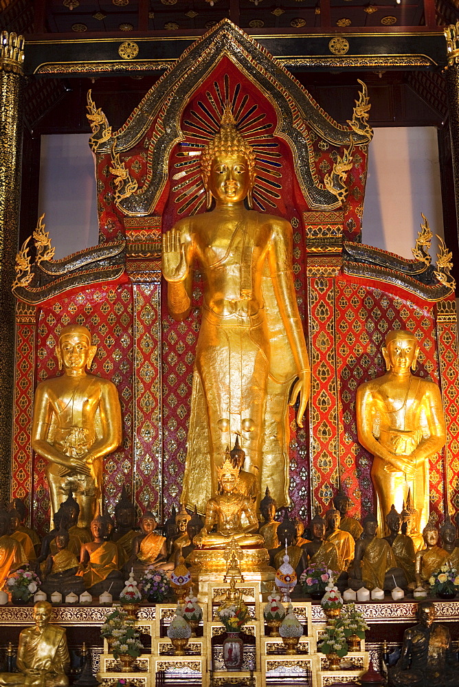 Interior of Wat Chedi Luang, Chiang Mai, Thailand, Southeast Asia, Asia