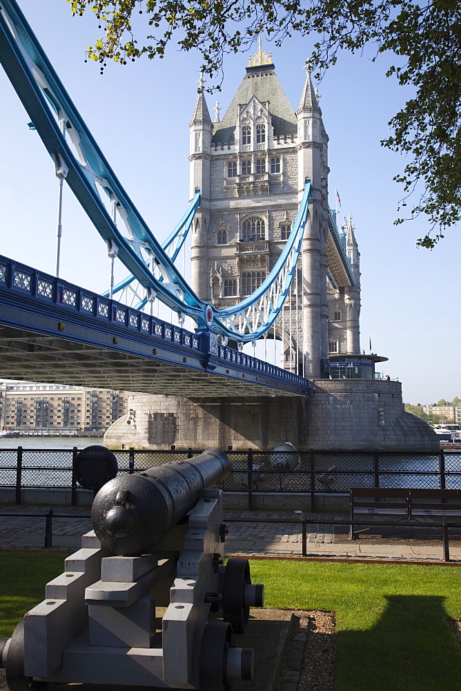 Tower Bridge and cannon, London, England, United Kingdom, Europe