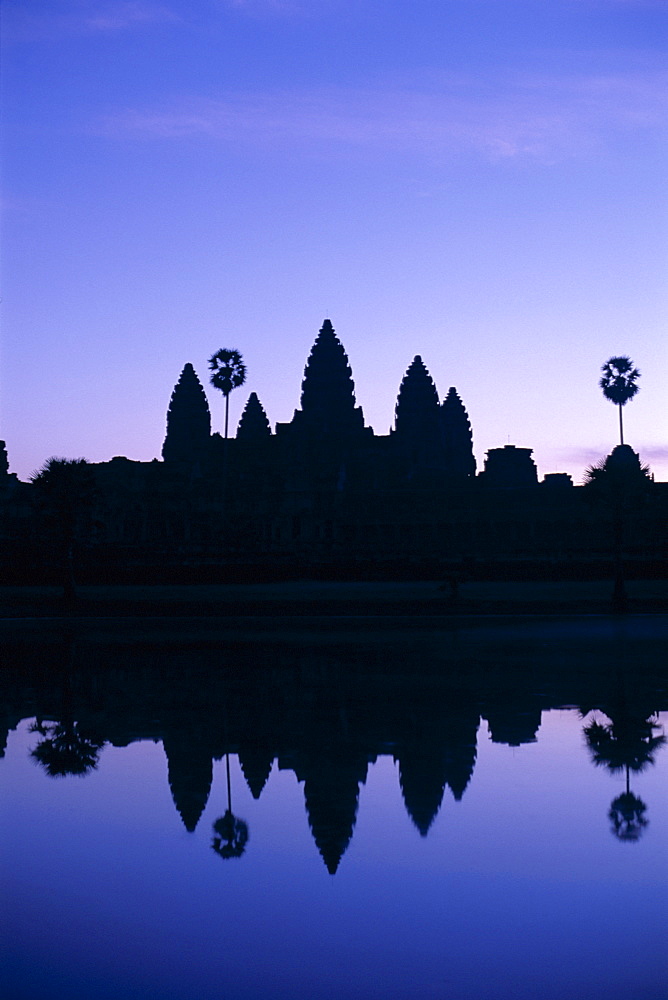 Silhouette at dawn of Angkor Wat, UNESCO World Heritage Site, Siem Reap, Cambodia, Indochina, Southeast Asia, Asia