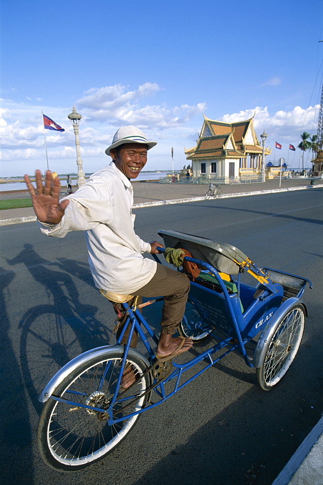 Cyclo driver, Phnom Penh, Cambodia, Indochina, Southeast Asia, Asia