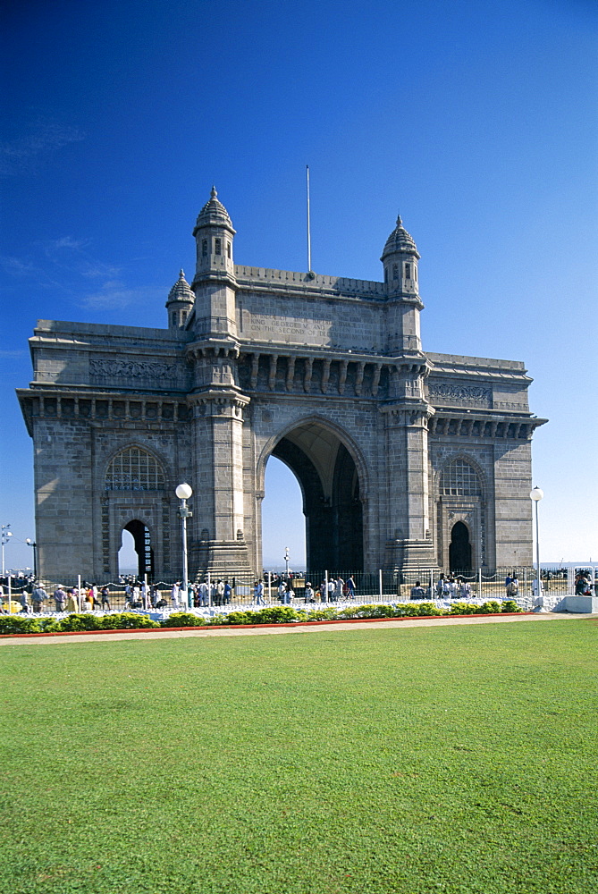 Gateway to India, Mumbai (Bombay), Maharastra, India, Asia