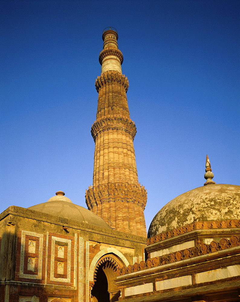 Victory Tower, Qutb Minar Mosque, UNESCO World Heritage Site, Delhi, India, Asia