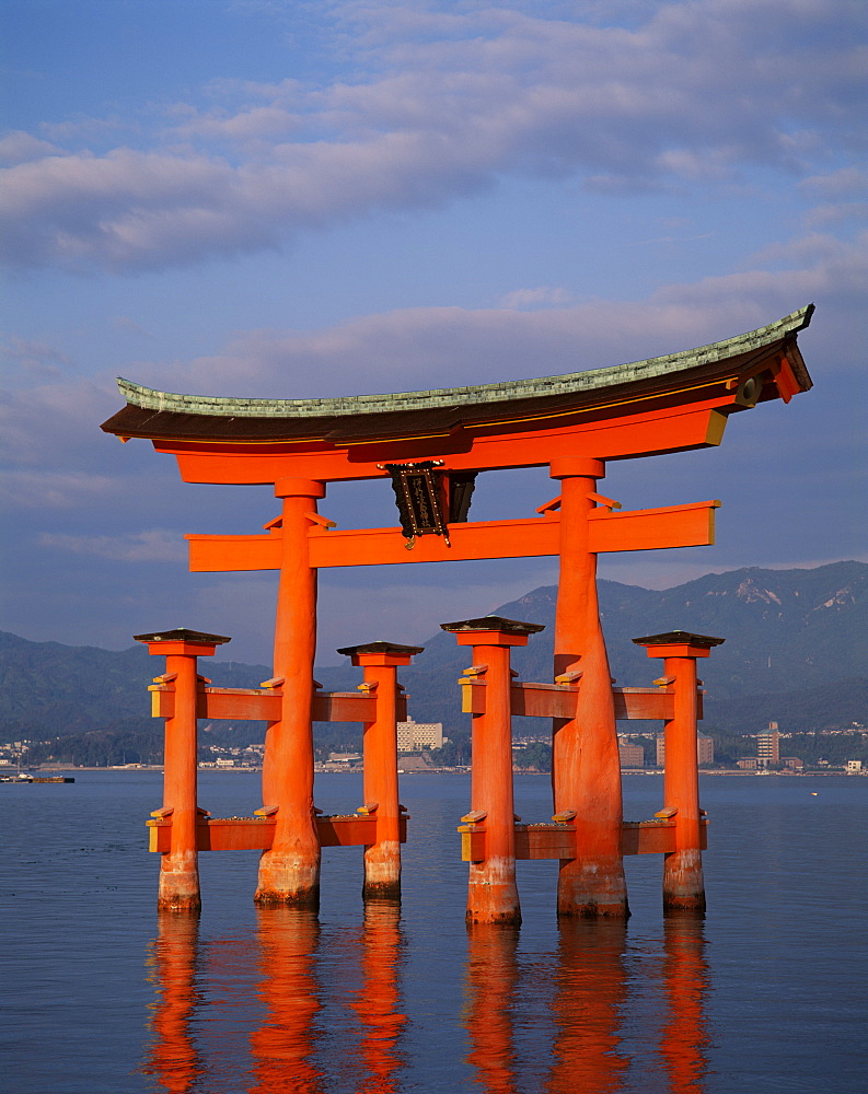 Torii Gate, Itsukushima Shrine, UNESCO World Heritage Site, Miyajima Island, Honshu, Japan, Asia