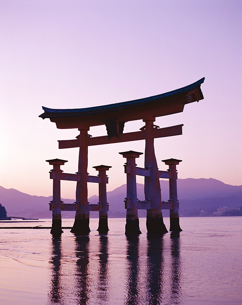 Torii Gate, Itsukushima Shrine, UNESCO World Heritage Site, Miyajima Island, Honshu, Japan, Asia