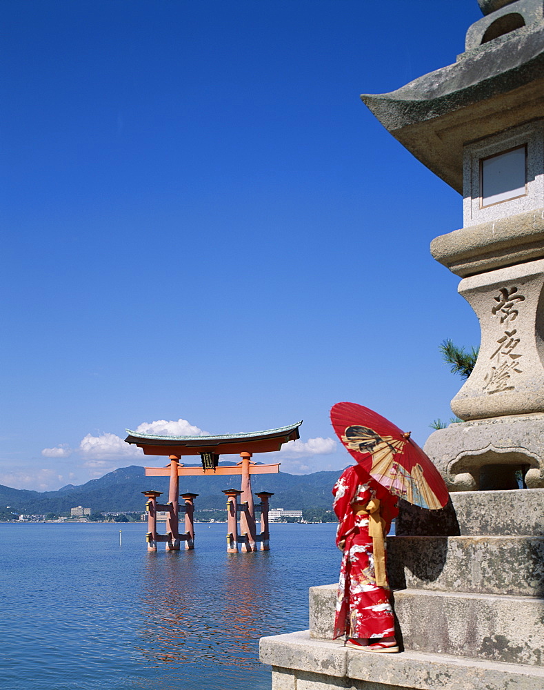 Torii Gate, Itsukushima Shrine, UNESCO World Heritage Site, Miyajima Island, Honshu, Japan, Asia