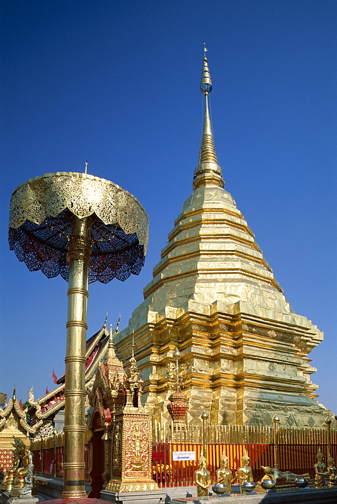 Central chedi and gold umbrellas, Wat Doi Suthep, Chiang Mai, Thailand, Southeast Asia, Asia