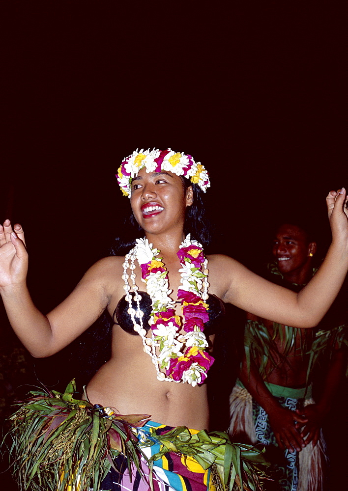 Polynesian dancer dressed in traditional costume, Aitutaki, Cook Islands, Polynesia, South Pacific, Pacific