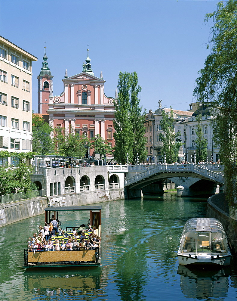 Ljubljanica River and city centre, Ljubljana, Slovenia, Europe