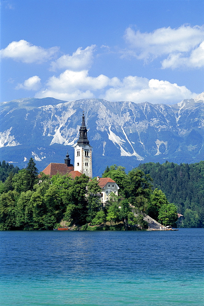 Church of the Assumption and Julian Alps, Lake Bled, Bled, Gorenjska Region, Slovenia, Europe