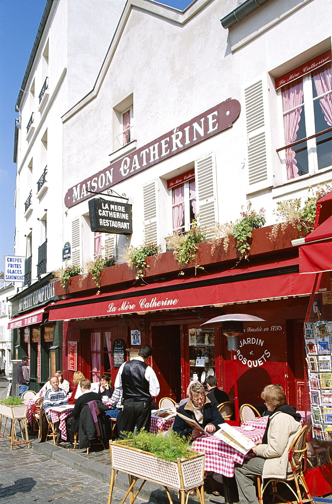 Outdoor cafe and brasserie, Montmartre, Paris, France, Europe