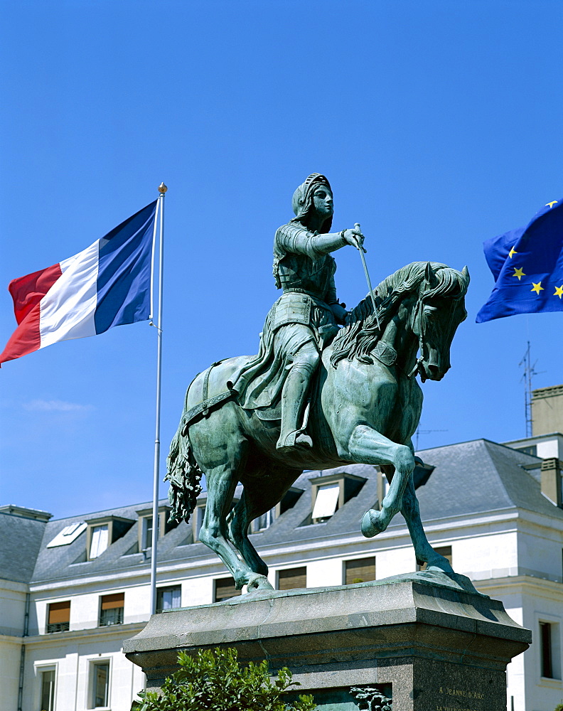 Place du Martro, Statue of Joan of Arc, Orleans, Loire Valley, France, Europe