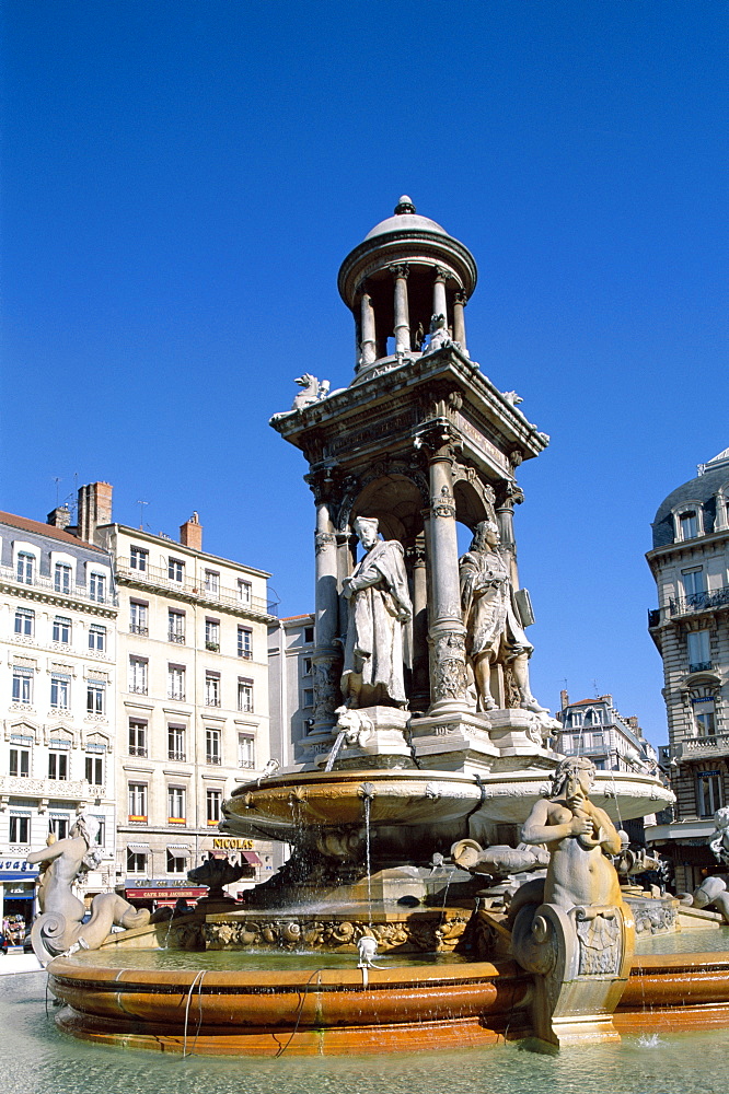 Jacobins Fountain, Lyon, UNESCO World Heritage Site, Rhone Valley, France, Europe