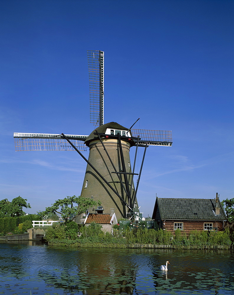 Windmill, Kinderdijk, UNESCO World Heritage Site, Holland (Netherlands), Europe