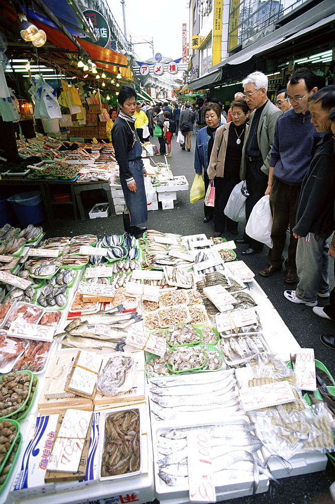 Seafood display in Amiyoko shopping street, Ueno, Tokyo, Japan, Asia