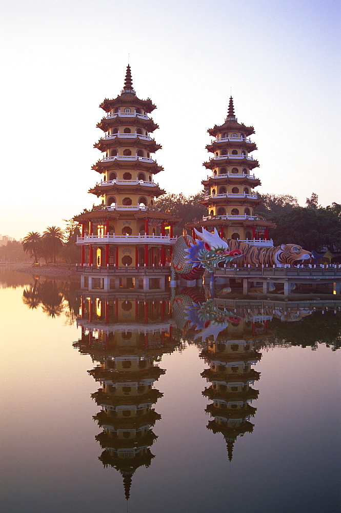 Dragon and Tiger Pagodas. Lotus Lake, Kaohsiung, Taiwan, Asia