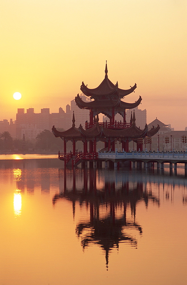 Lotus Lake, Kaohsiung, Taiwan, Asia