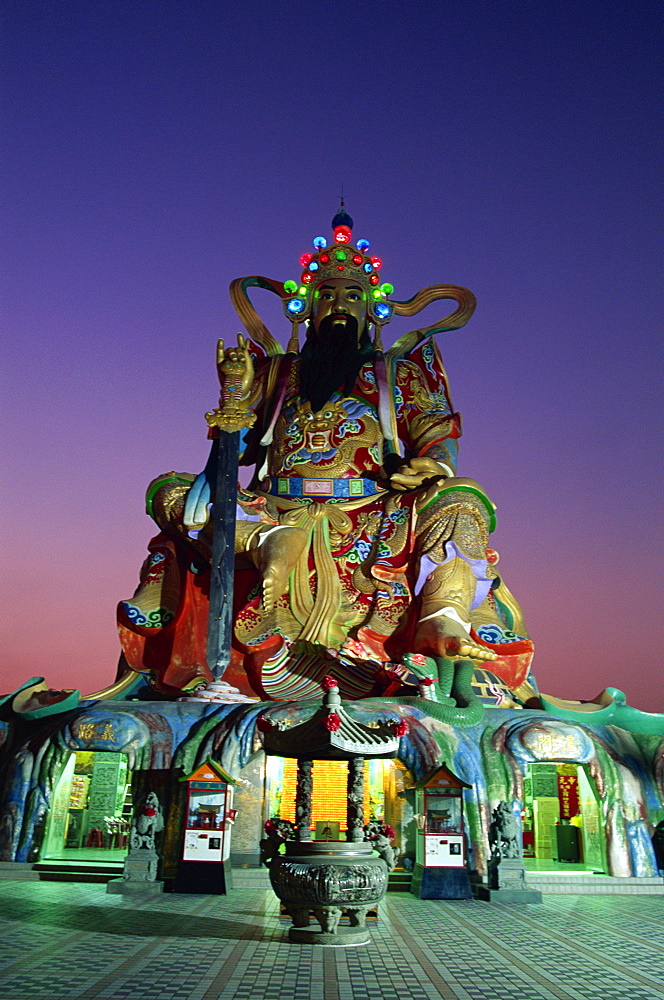 Statue of Taoist God Xuan-tian-shang-di, Lotus Lake, Kaohsiung, Taiwan, Asia