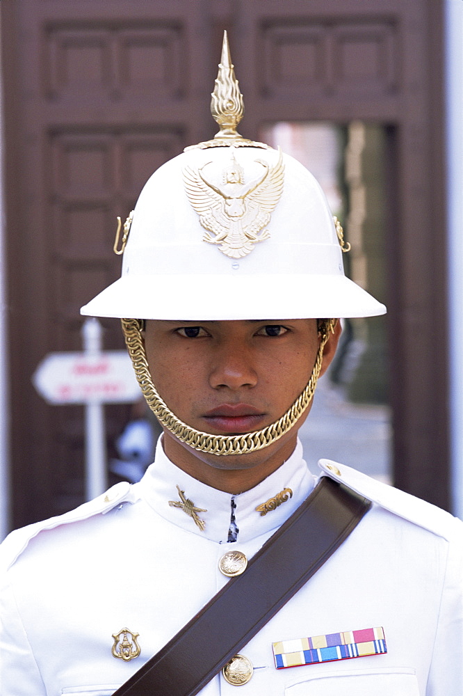 Guard at the Royal Palace, Bangkok, Thailand, Southeast Asia, Asia