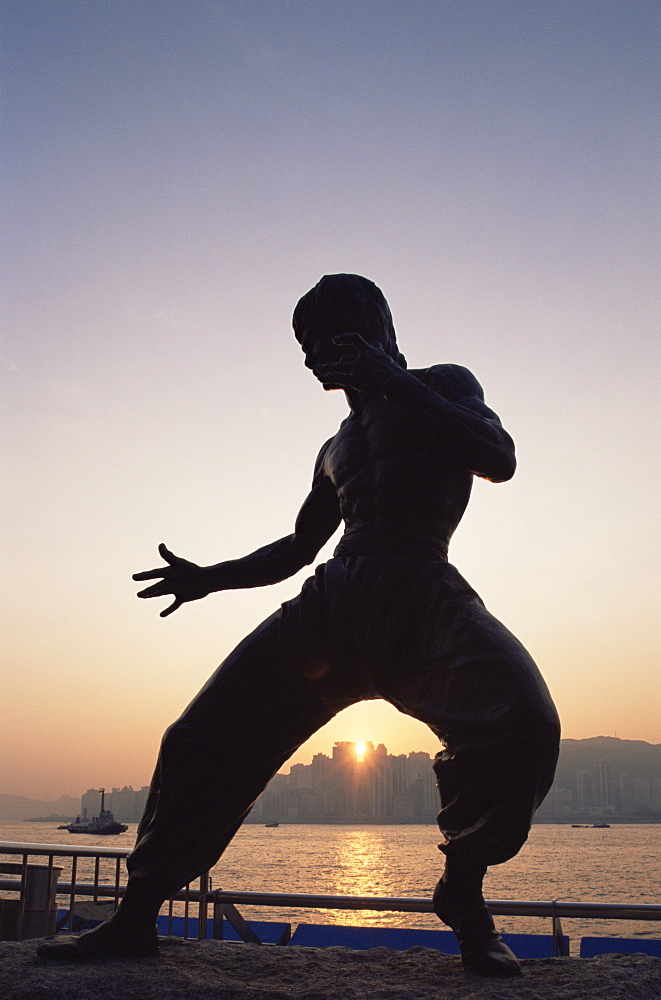 Bruce Lee statue, Avenue of the Stars, Tsim Sha Tsui, Kowloon, Hong Kong, China, Asia 