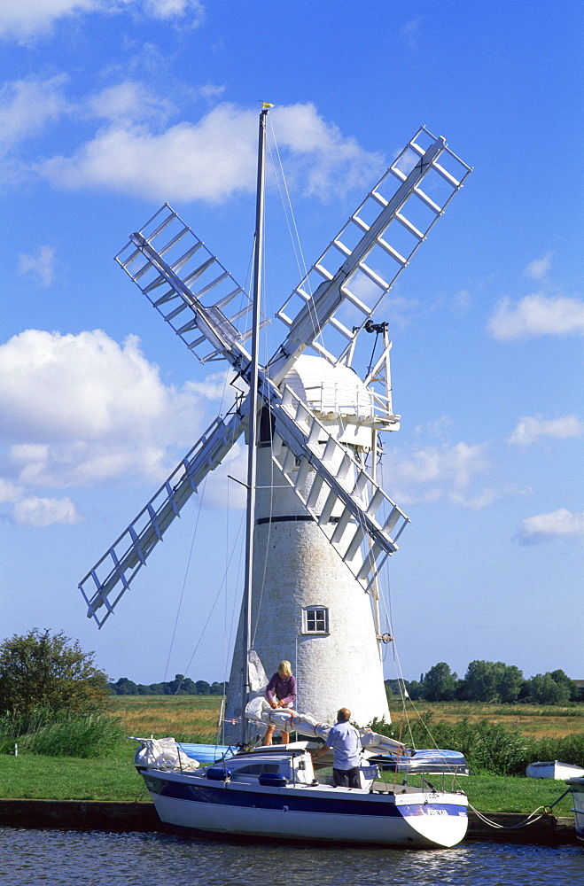 River Thurne, Norfolk Broads, Norfolk, England, United Kingdom, Europe