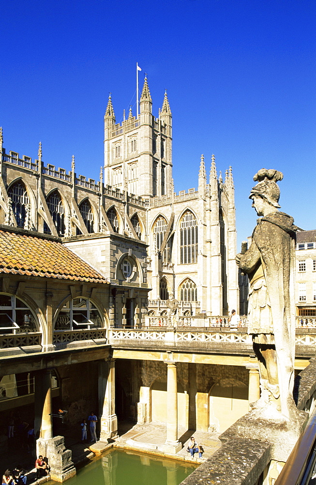 The Roman Baths and Bath Abbey, UNESCO World Heritage Site, Bath, Somerset, England, United Kingdom, Europe