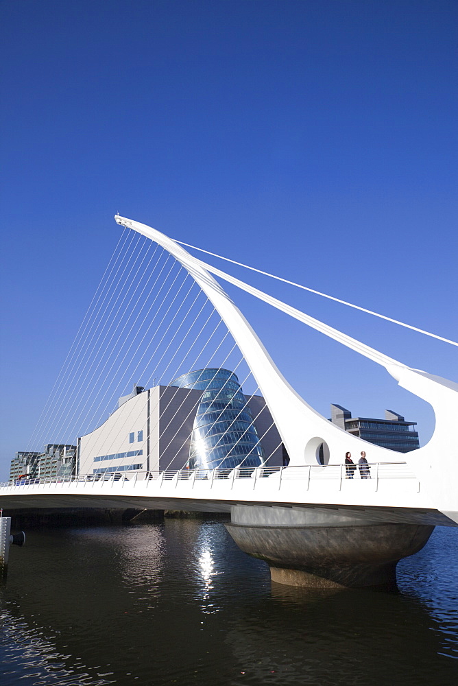 The Samuel Beckett Bridge, designed by architect Santiago Calatrava, Dublin, Republic of Ireland, Europe