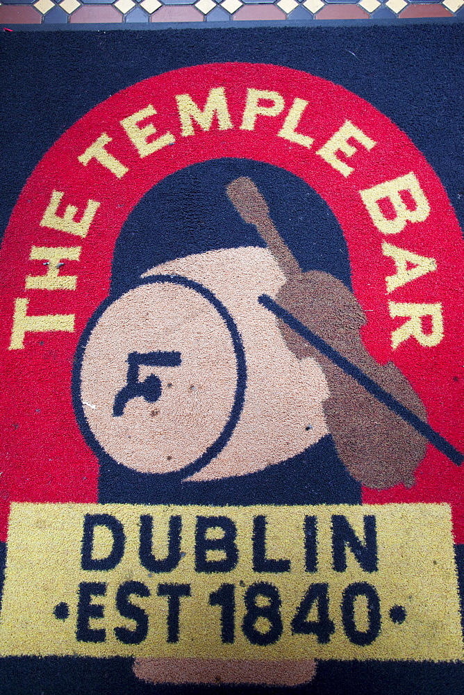 Floor mat in the Temple Bar Pub, Dublin, Republic of Ireland, Europe