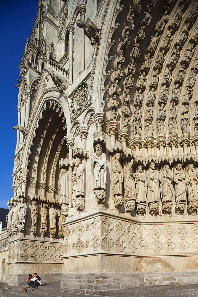 Sculpture details on the West facade, Amiens Cathedral, UNESCO World Heritage Site, Amiens, Somme, France, Europe