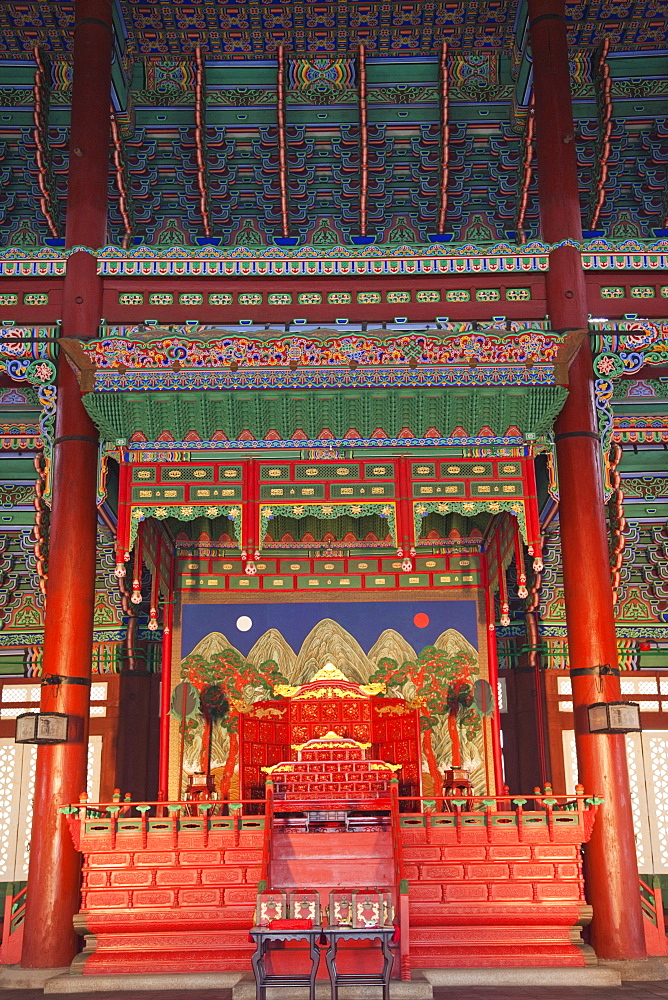 Interior of Geunjeongjeon Throne Hall, Gyeongbokgung Palace, Seoul, South Korea, Asia