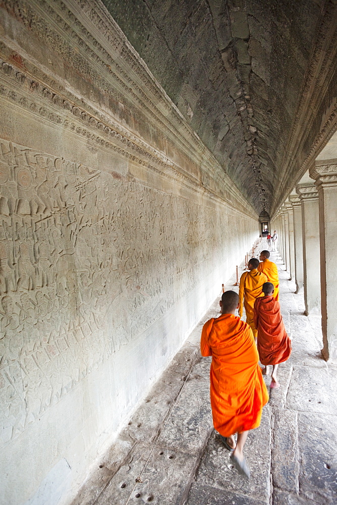 The Bas Relief Galleries depicting scenes from the Ramayana, Angkor Wat, UNESCO World Heritage Site, Siem Reap, Cambodia, Indochina, Southeast Asia, Asia