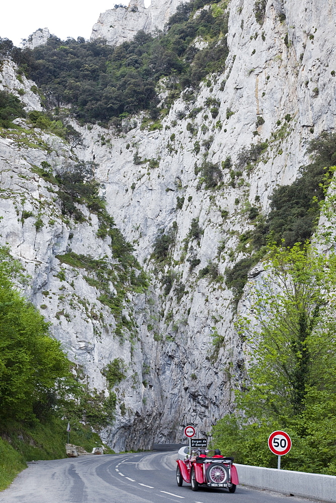 Gorges de St. Georges, Quillan, Pyrenees, Aude, Languedoc-Roussillon, France, Europe