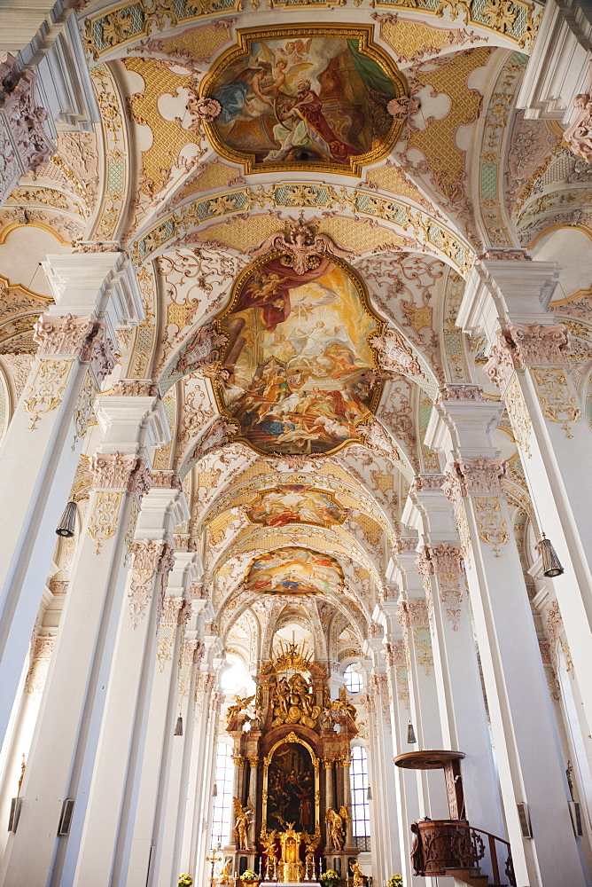 Baroque interior, Heilig Geist Pfarrkirche (Holy Ghost Church), Munich, Bavaria, Germany, Europe