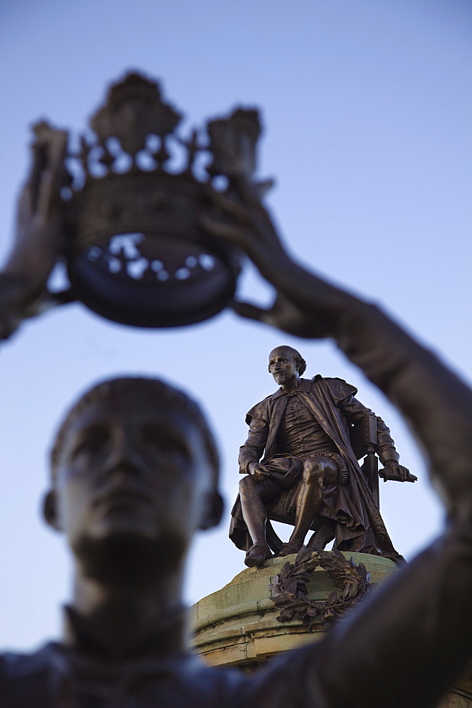 Shakespeare statue, Stratford upon Avon, Warwickshire, England, United Kingdom, Europe