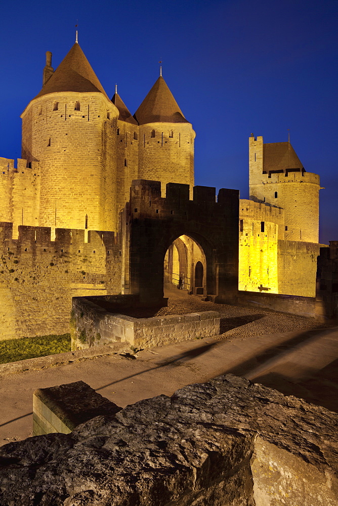 The turrets at the main entrance into medieval city of La Cite, Carcassonne, UNESCO World Heritage Site, Languedoc-Roussillon, France, Europe