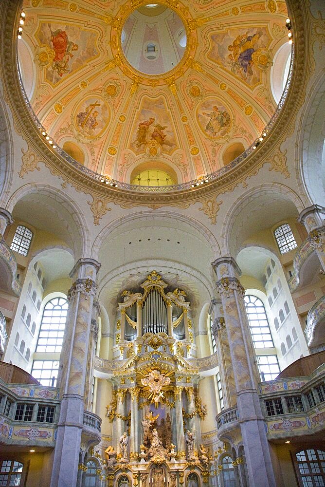 PHotograph of a giant organ in an old cathedral in Dresden Germany