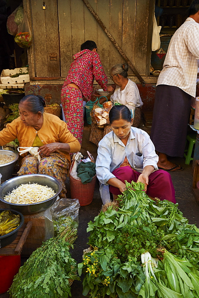 Vegetable market, Bogyoke Aung San market, Yangon (Rangoon), Myanmar (Burma), Asia