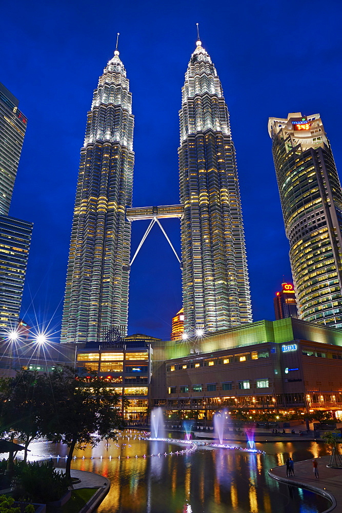 Petronas Towers, KLCC (Kuala Lumpur City Center), Kuala Lumpur, Malaysia, Southeast Asia, Asia