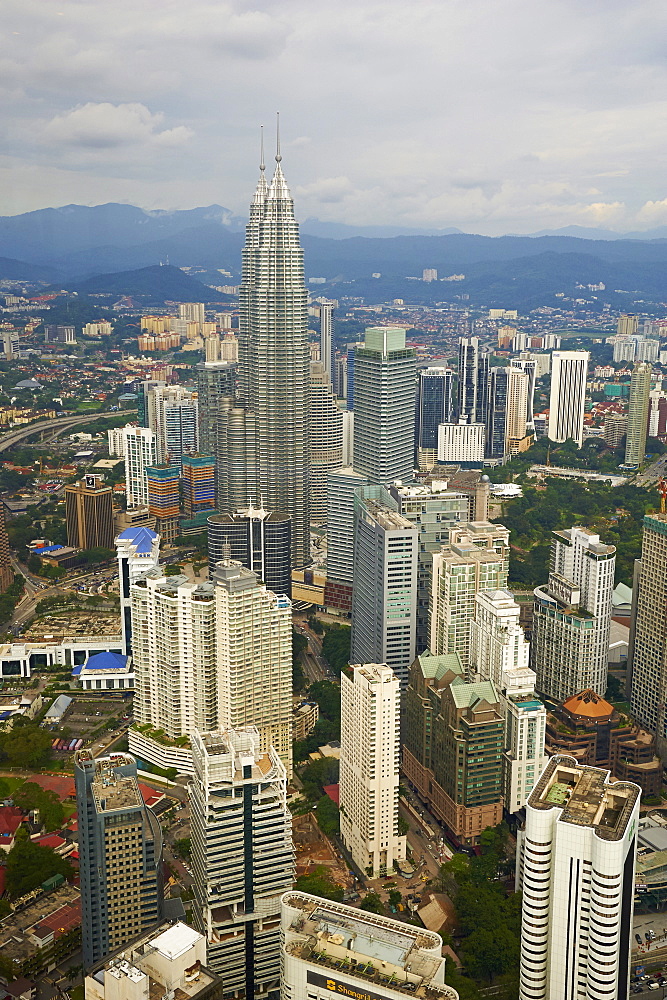 City and Petronas Towers, KLCC (Kuala Lumpur City Center), Kuala Lumpur, Malaysia, Southeast Asia, Asia