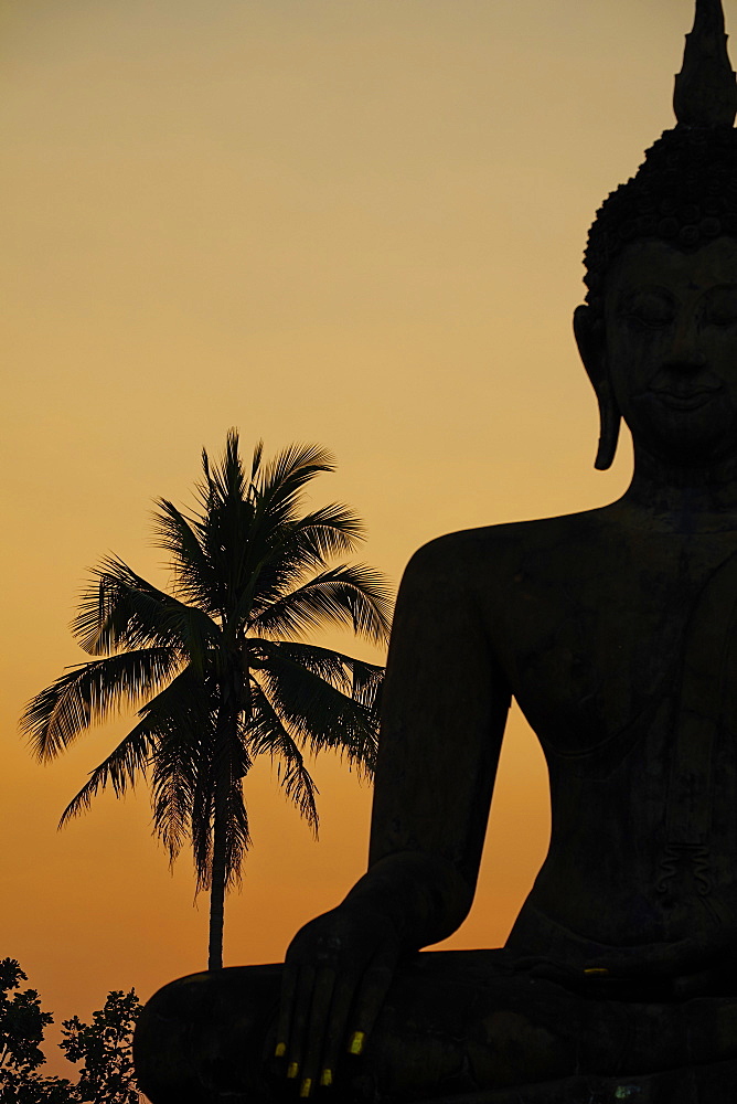 Wat Mahatat, Sukhothai Historical Park, UNESCO World Heritage Site, Sukhothai, Thailand, Southeast Asia, Asia