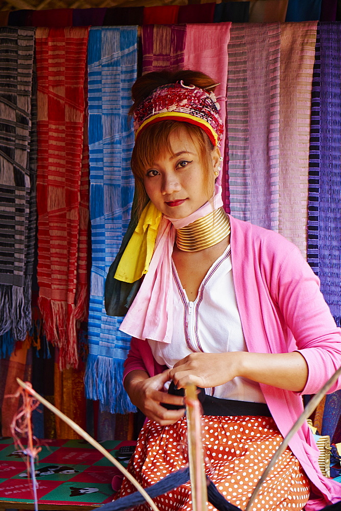 Long Neck girl (giraffe girl) (Padaung girl), Mae Hong Son, Thailand, Southeast Asia, Asia