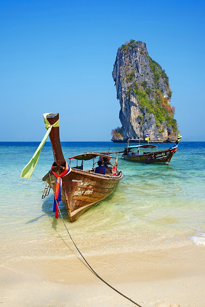 Ao Phra Nang Bay, Ko Poda Island, Krabi Province, Thailand, Southeast Asia, Asialots of beach clean up