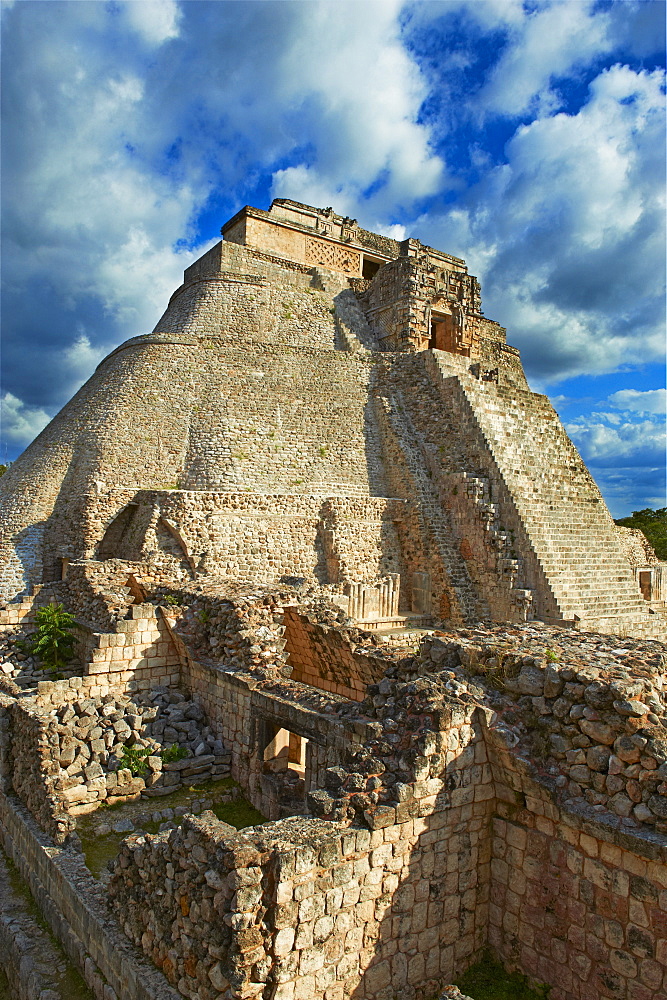 Pyramid of the Magician, Mayan archaeological site, Uxmal, UNESCO World Heritage Site, Yucatan State, Mexico, North America