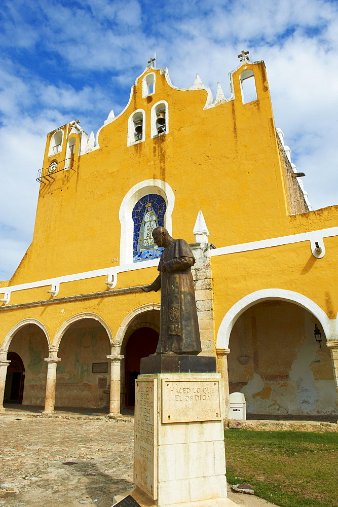 Monastery, Convento De San Antonio De Padua (Convent of San Antonio De Padua), the yellow city of Izamal, Yucatan State, Mexico, North America