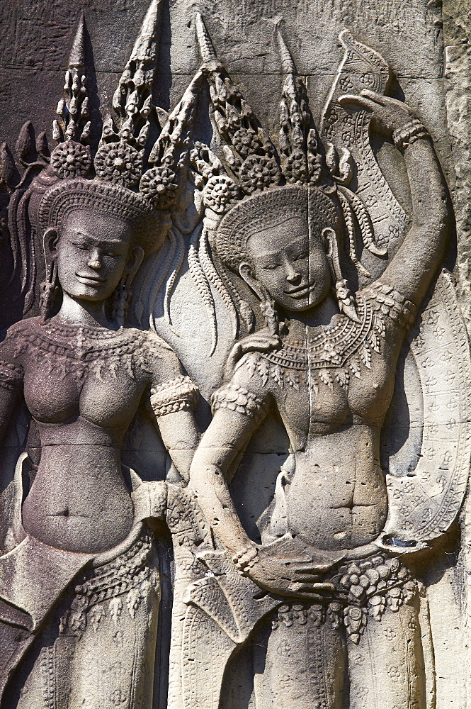 Close-up of relief sculpture of Apsara, heavenly dancer of the Khmer Kingdom, Angkor Wat temple, dating from the 12th century, Angkor, UNESCO World Heritage Site, Siem Reap, Cambodia, Indochina, Southeast Asia, Asia