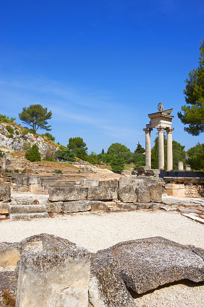 Ancient Roman site of Glanum, St. Remy de Provence, Les Alpilles, Bouches du Rhone, Provence, France, Europe