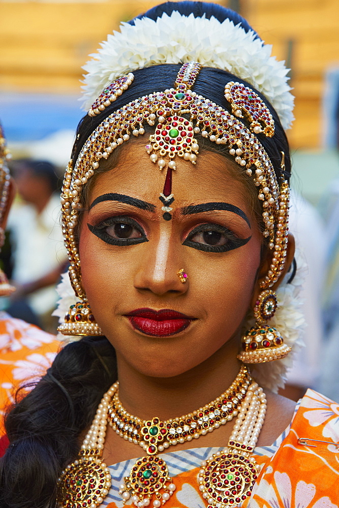 Dance show at Krishna Temple, Guruvayur, Kerala, India, Asia