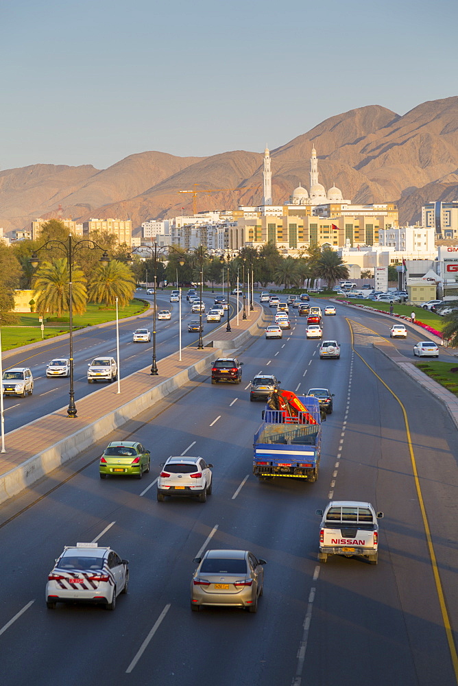 Mohammed Al Ameen Mosque and traffic on Sultan Qaboos Street, Muscat, Oman, Middle East