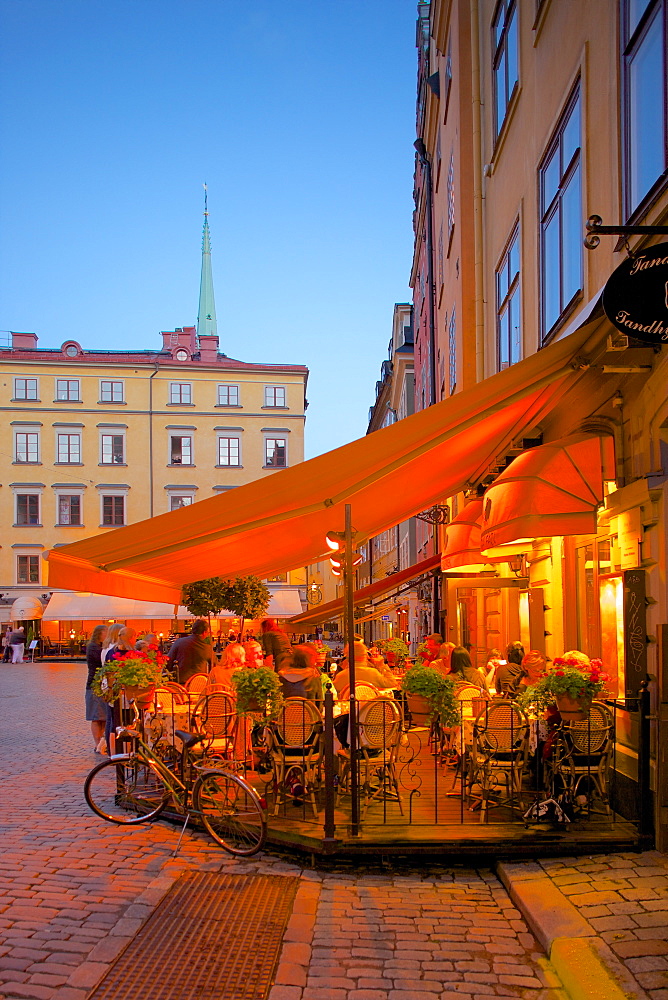 Stortorget Square cafes at dusk, Gamla Stan, Stockholm, Sweden, Scandinavia, Europe