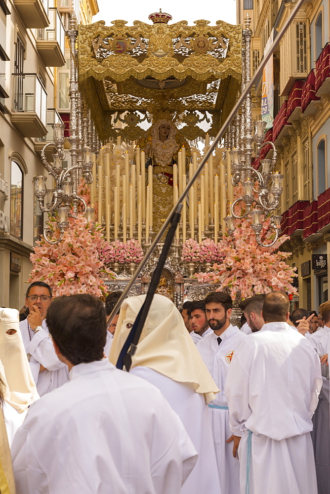 Locals taking part in the Resurrection Parade on Easter Sunday, Malaga, Costa del Sol, Andalusia, Spain, Europe